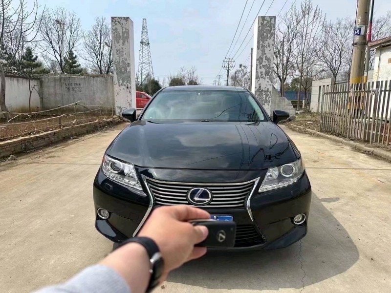 济南14年雷克萨斯ES1