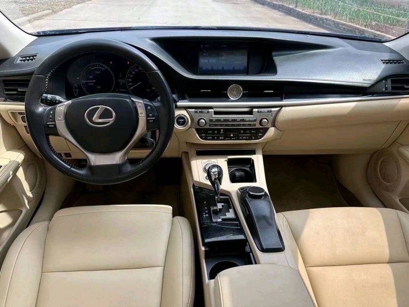 济南14年雷克萨斯ES5