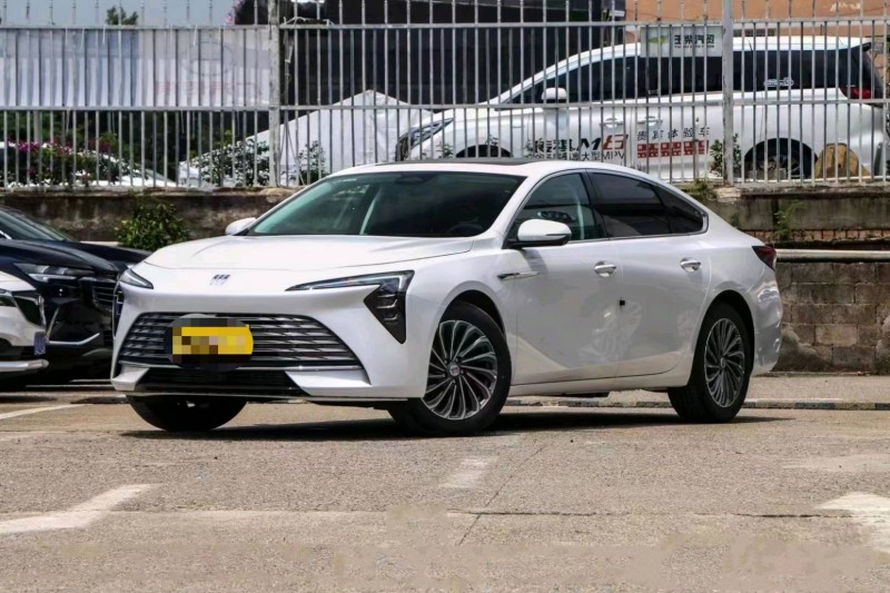 重庆24年别克君越3