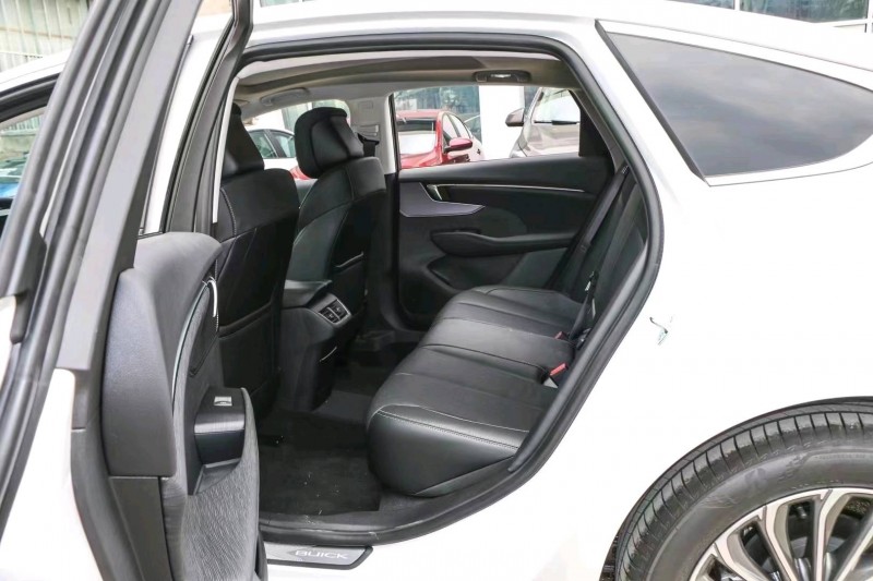 重庆24年别克君越5