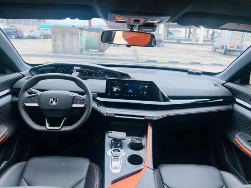 东莞23年长安汽车UNI-V8