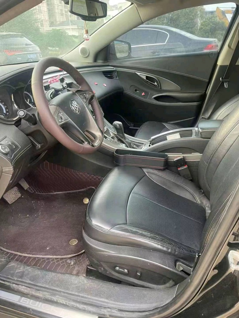 枣庄10年别克君越2