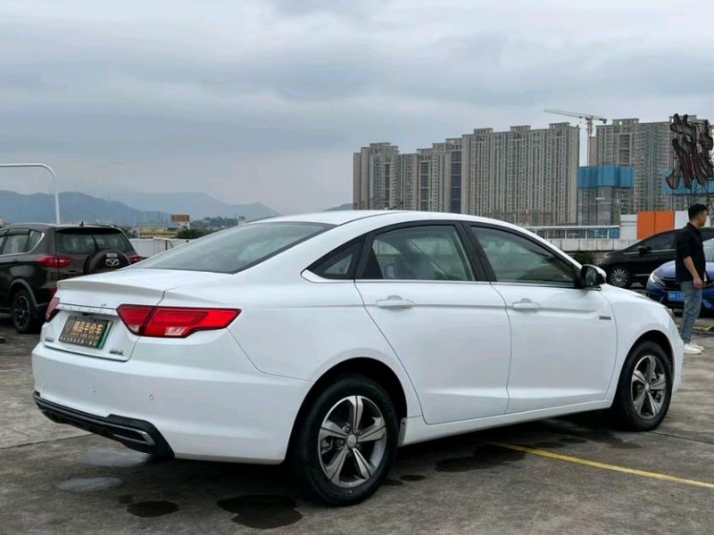 东莞22年吉利帝豪8