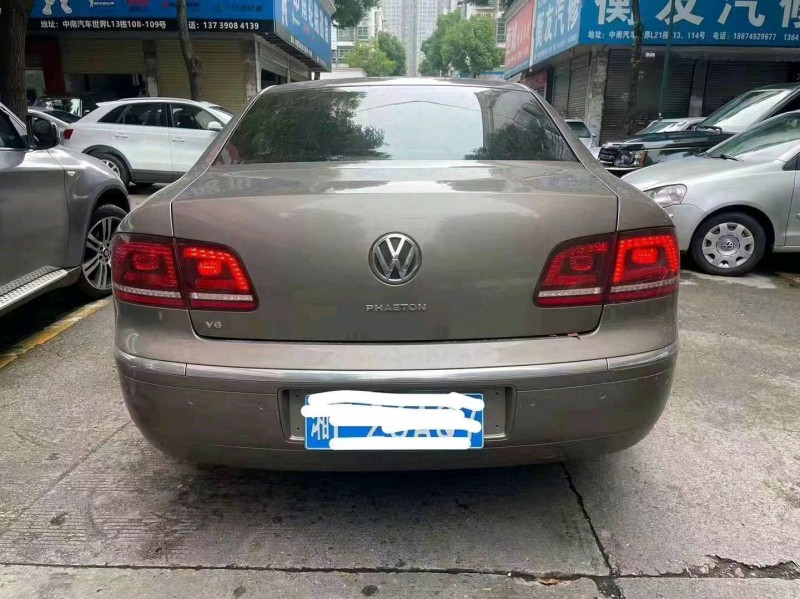 枣庄13年大众辉腾5