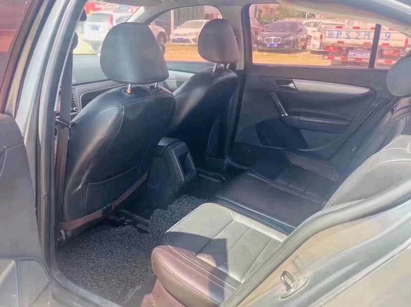 济南13年大众朗逸6