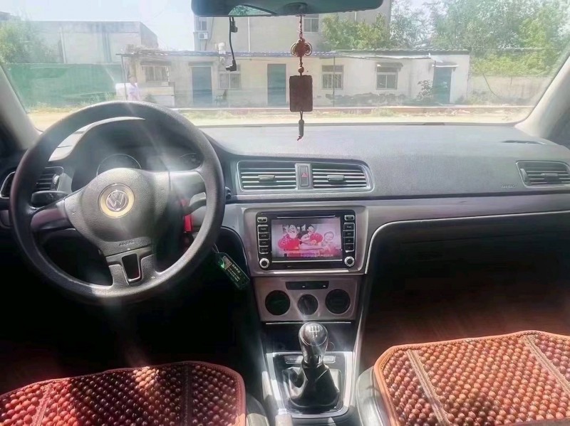 济南13年大众朗逸7