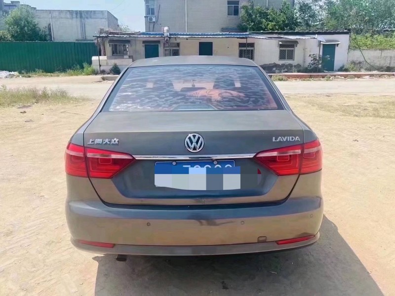 济南13年大众朗逸8