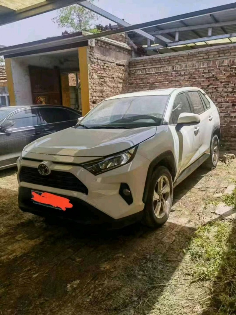 东营22年丰田RAV4荣放3