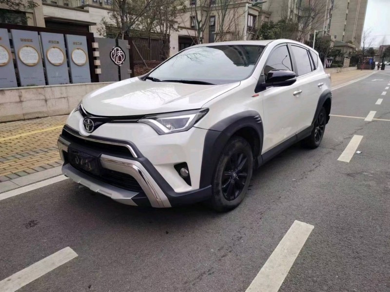 苏州19年丰田RAV42