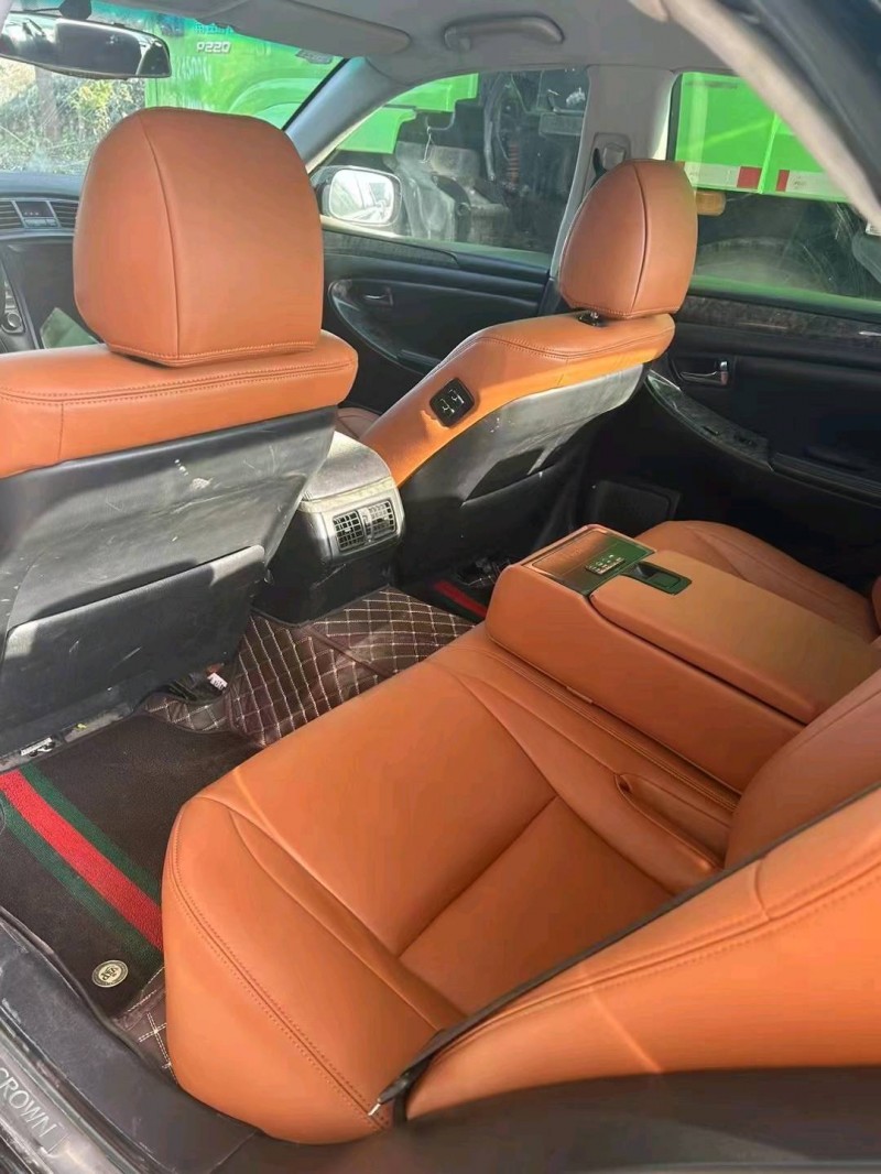 济南10年丰田皇冠5