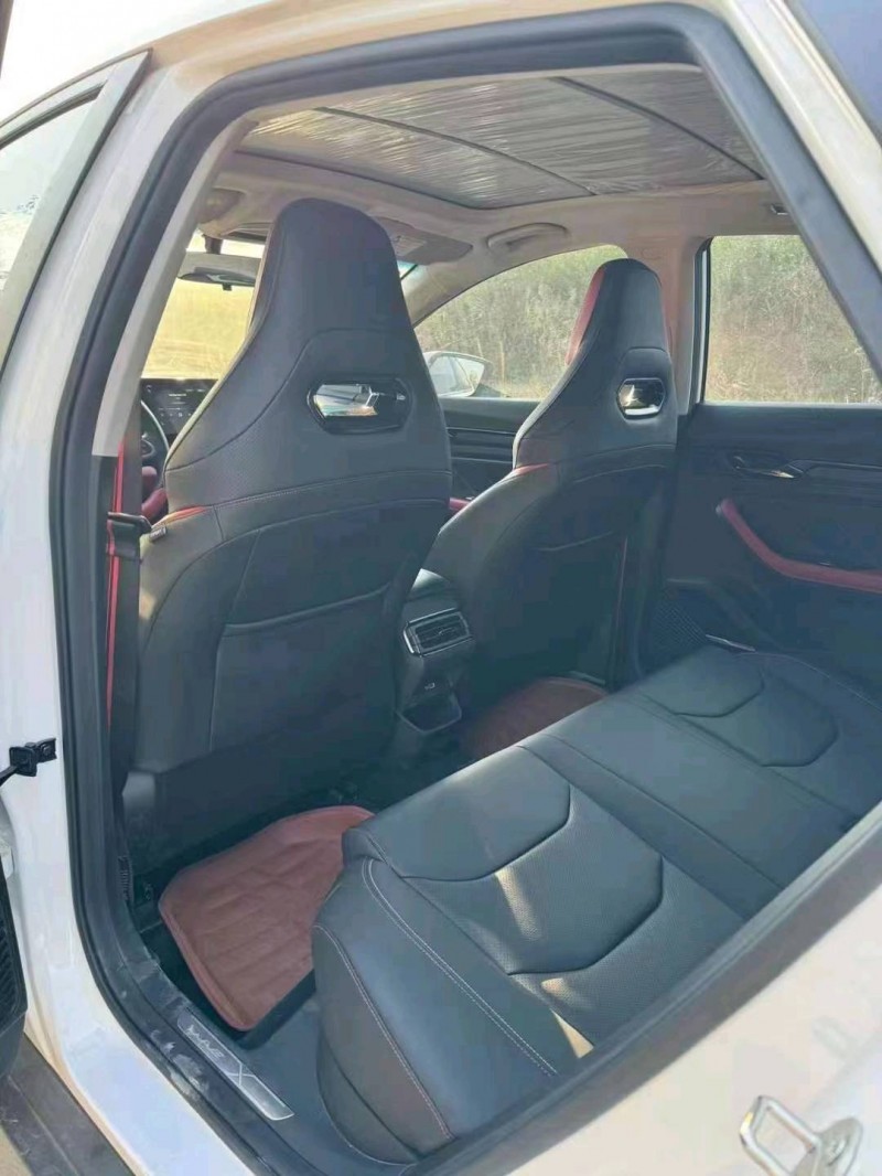 保定24年吉利帝豪3