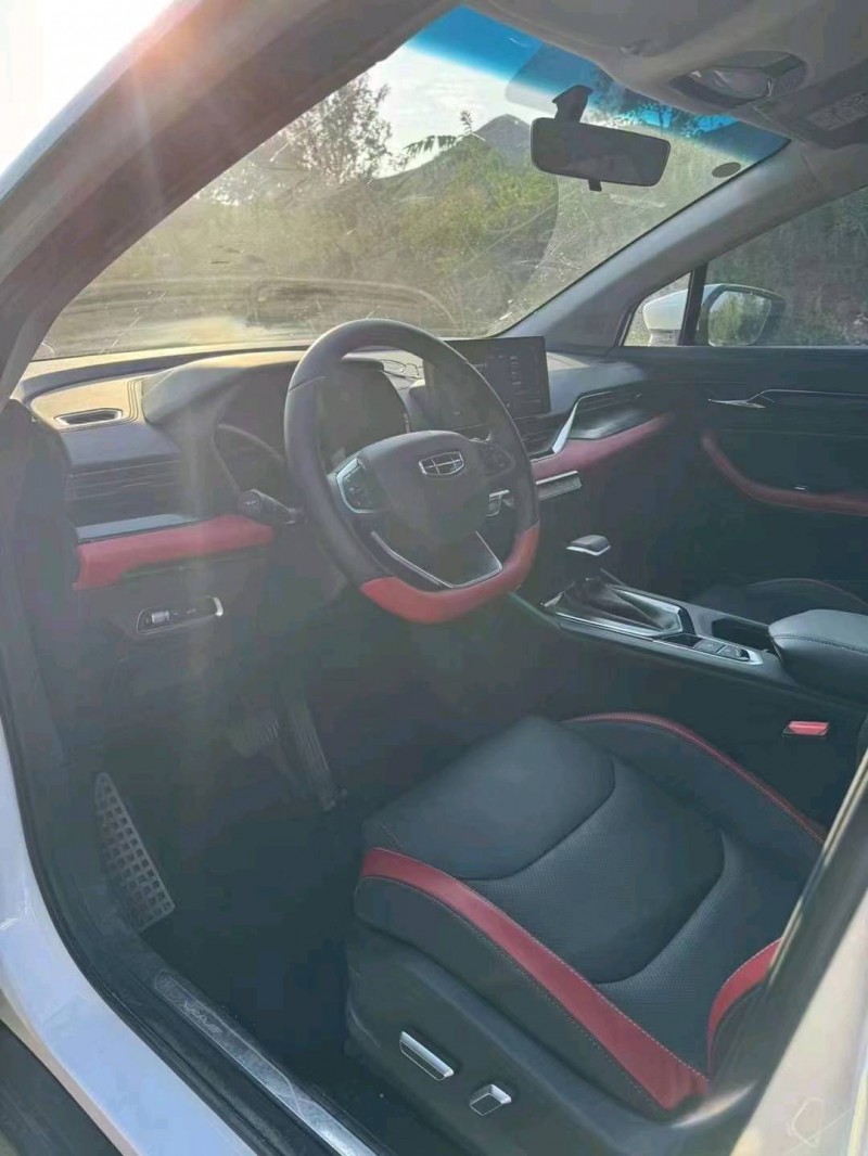 保定24年吉利帝豪6