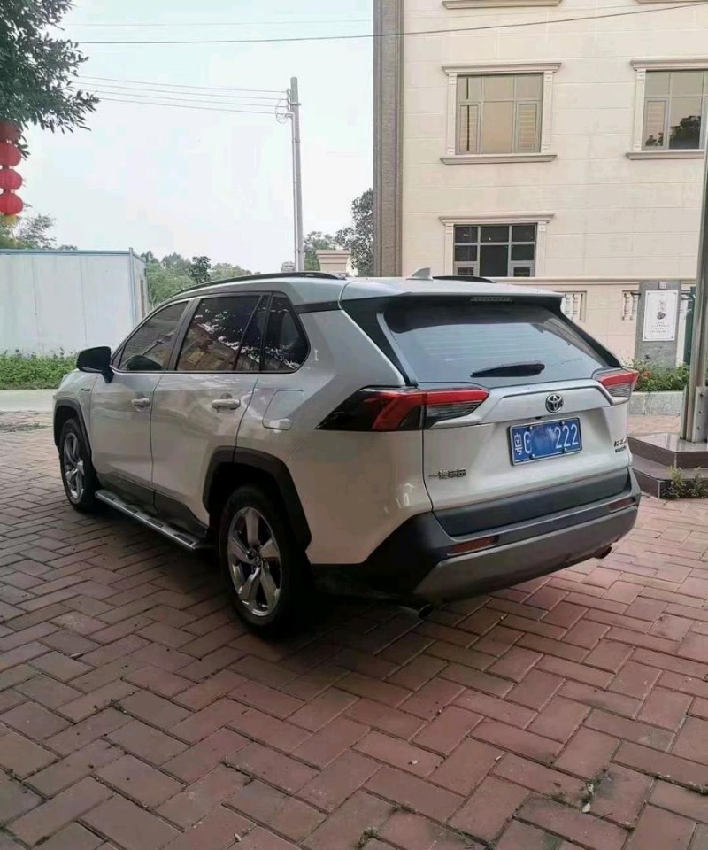 汕头22年丰田RAV4荣放9