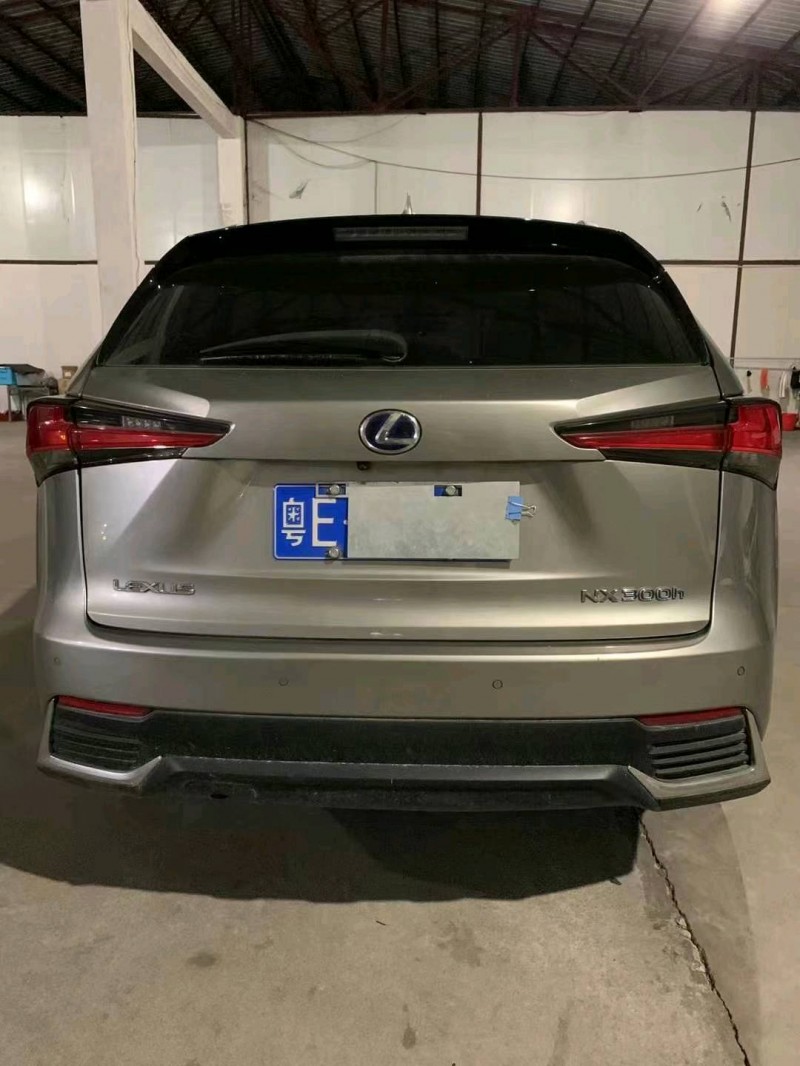 汕头18年雷克萨斯NX8