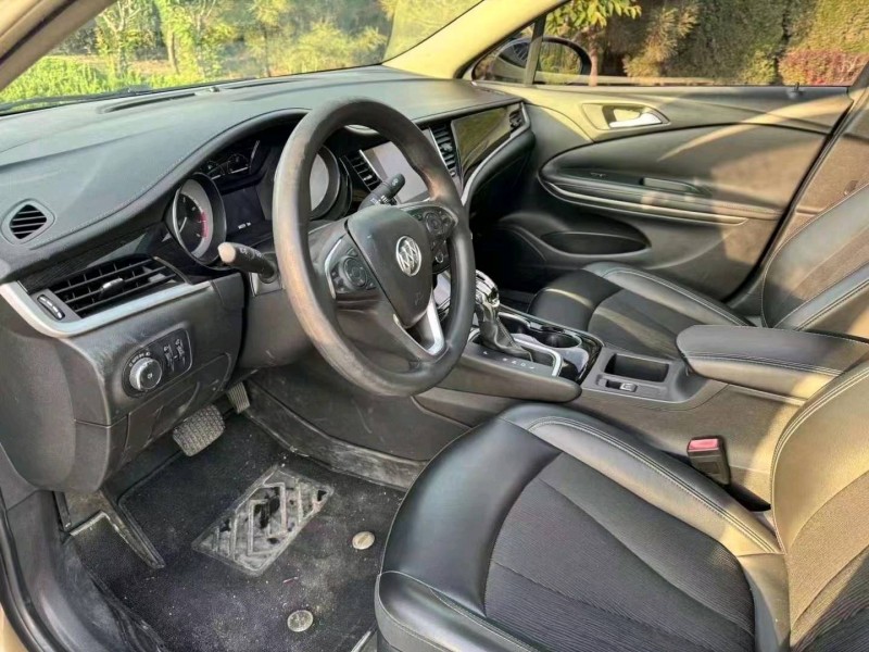 枣庄16年别克威朗6