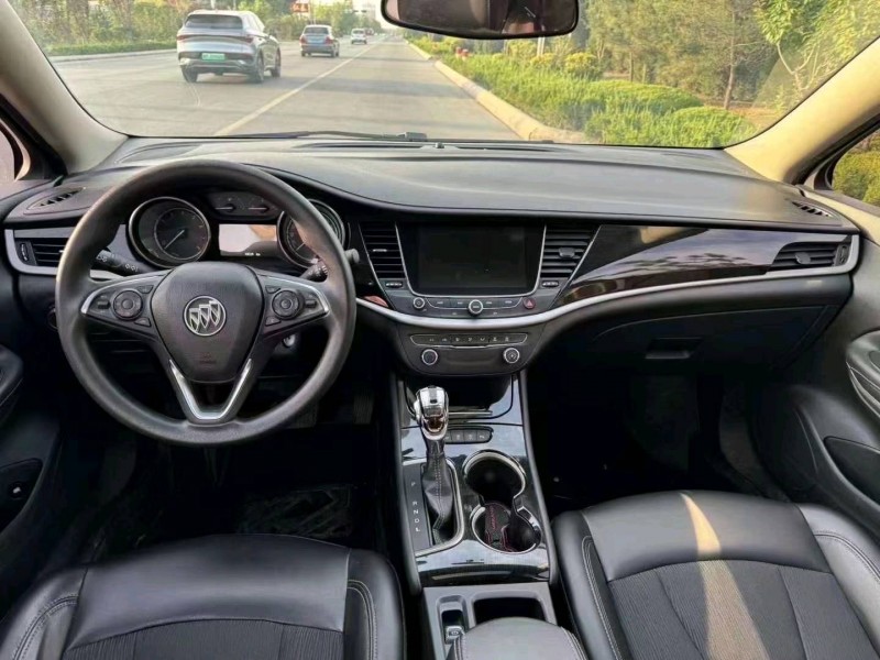 枣庄16年别克威朗9