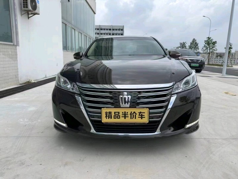 珠海17年豐田皇冠1