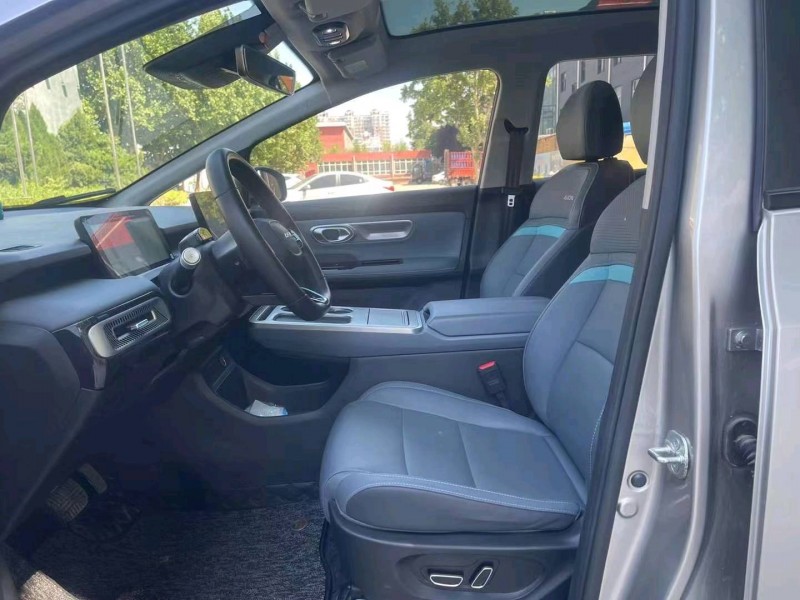 保定23年传祺埃安Y8