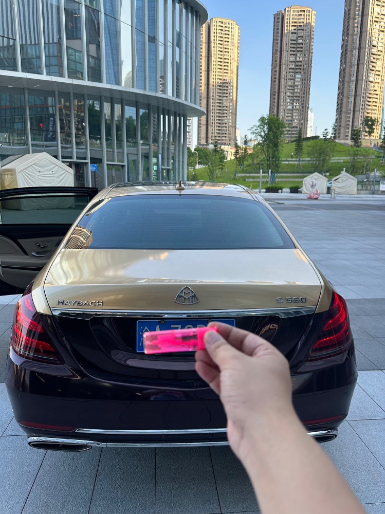重庆15年奔驰迈巴赫S级4