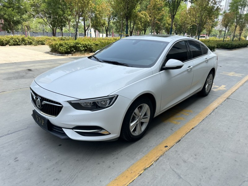 济宁19年别克君威3