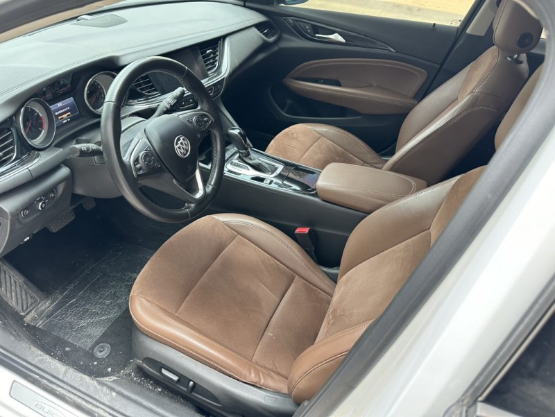 济宁19年别克君威6