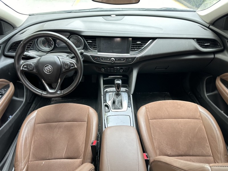 济宁19年别克君威8