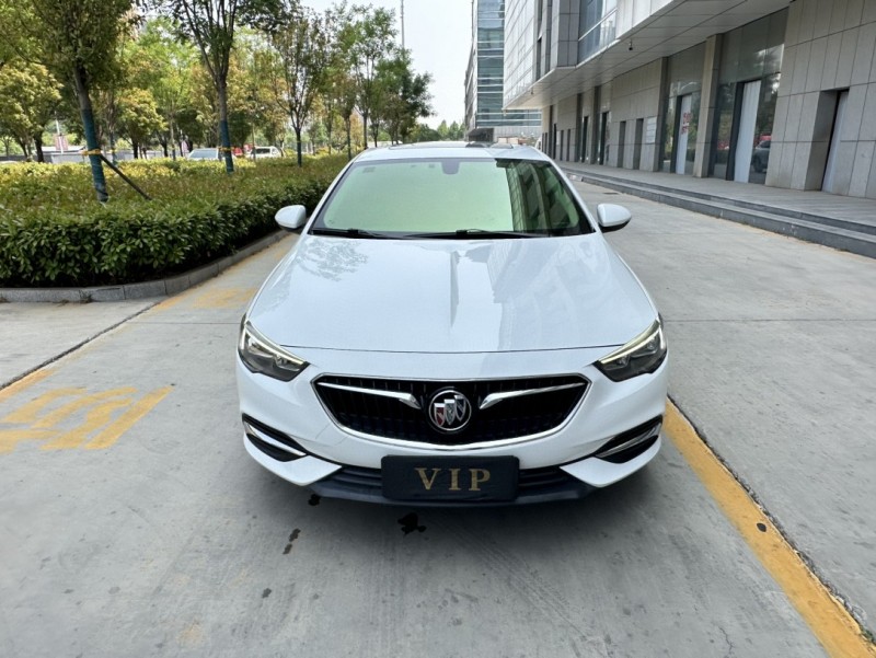 济宁19年别克君威1