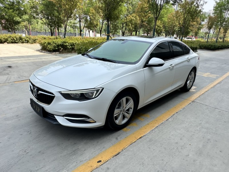 济宁19年别克君威3