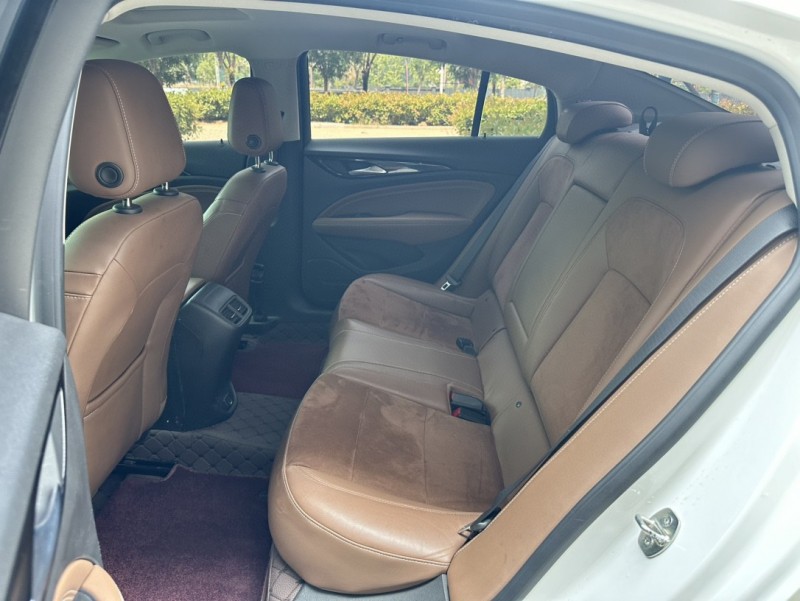 济宁19年别克君威7