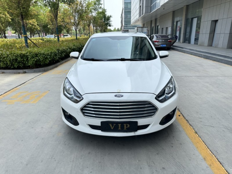 济宁18年福特福睿斯1