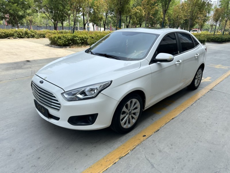 济宁18年福特福睿斯3