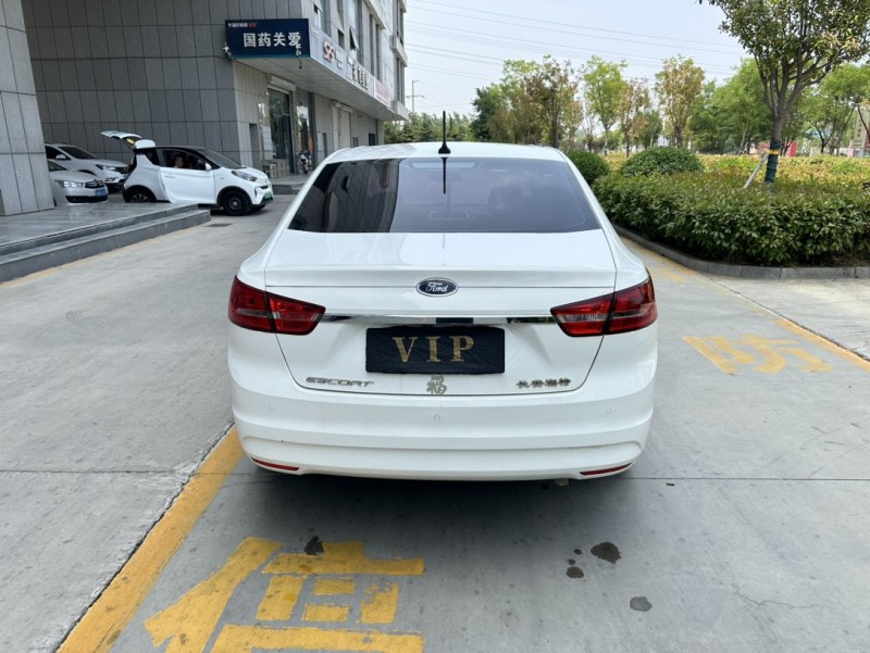 济宁18年福特福睿斯8
