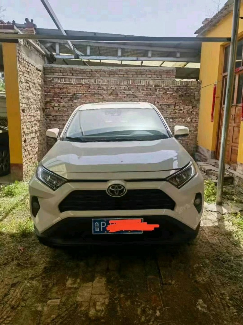 枣庄22年丰田RAV4荣放1