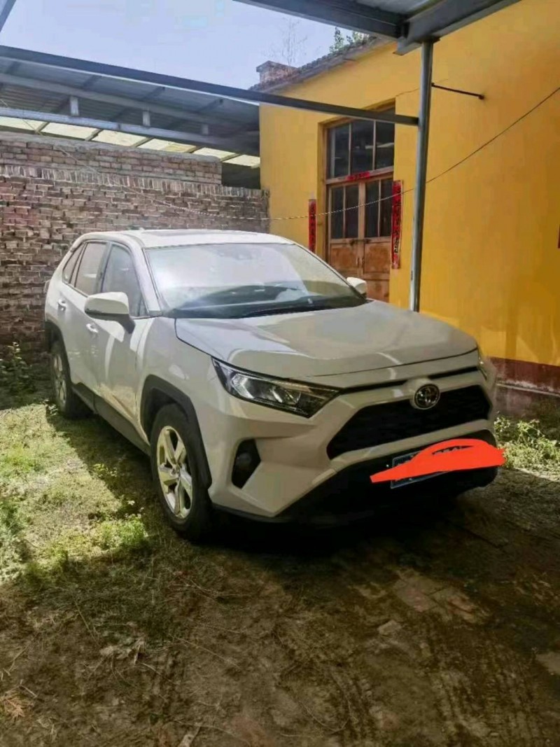 枣庄22年丰田RAV4荣放4