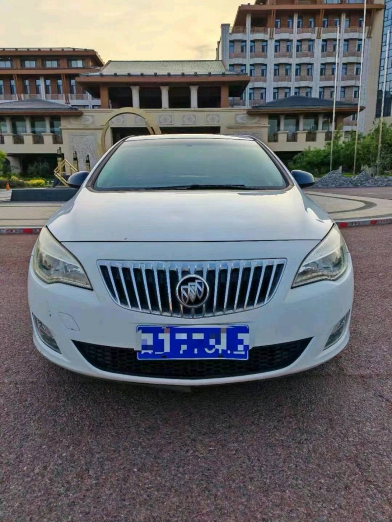 邢台13年别克英朗1