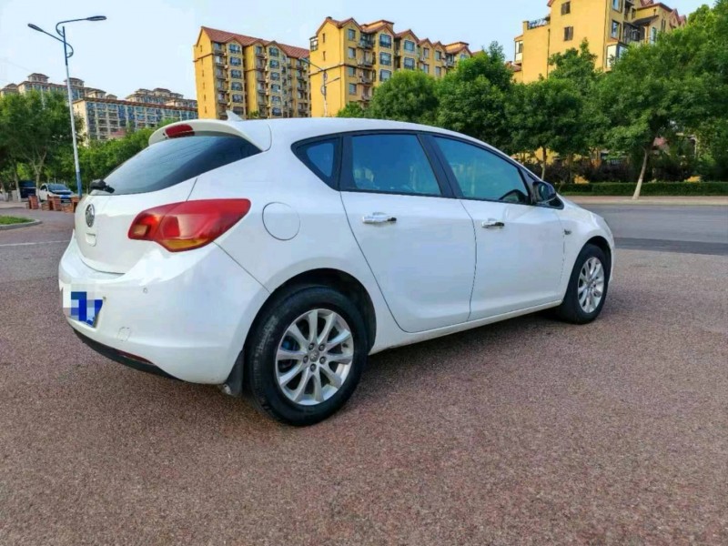 邢台13年别克英朗2