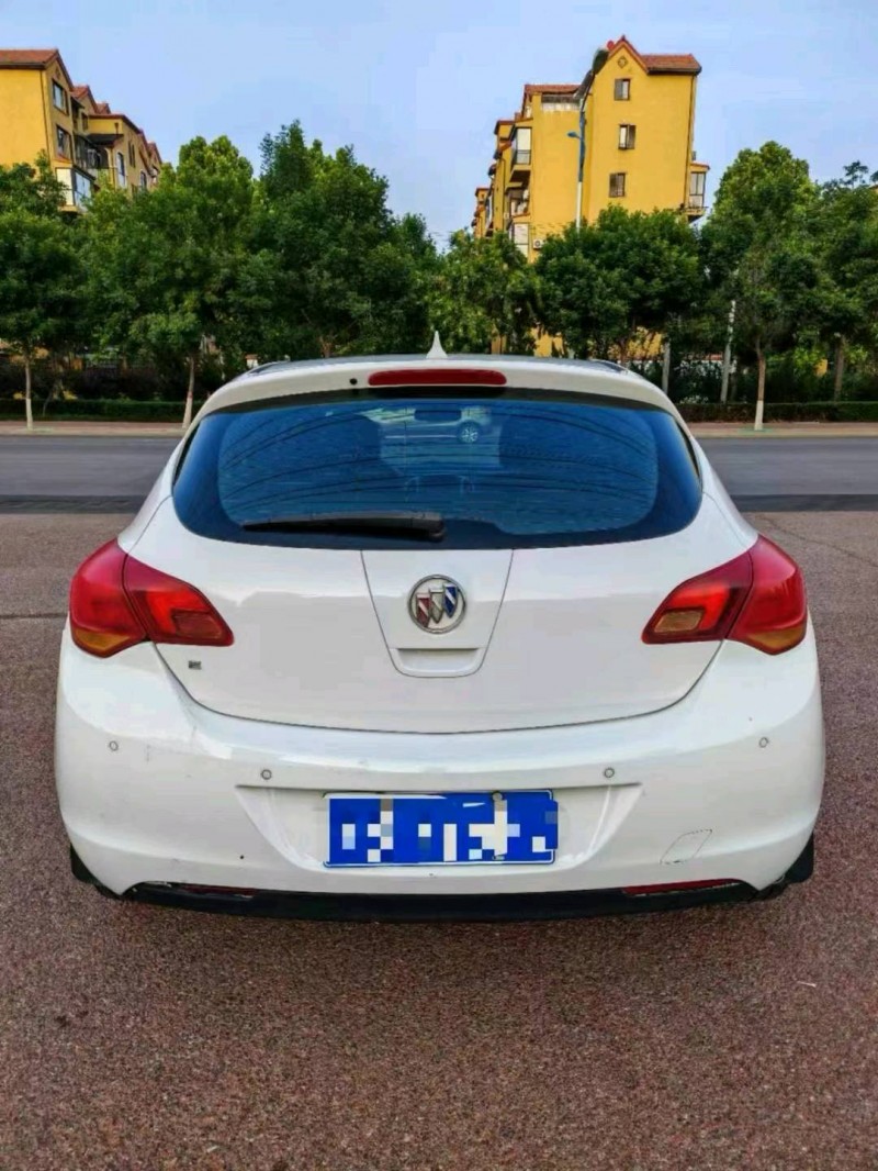 邢台13年别克英朗4