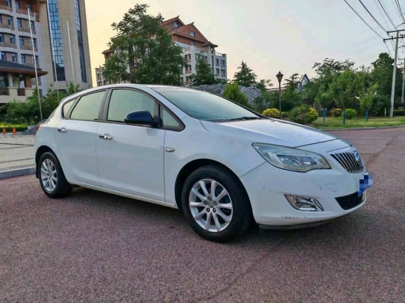 邢台13年别克英朗5