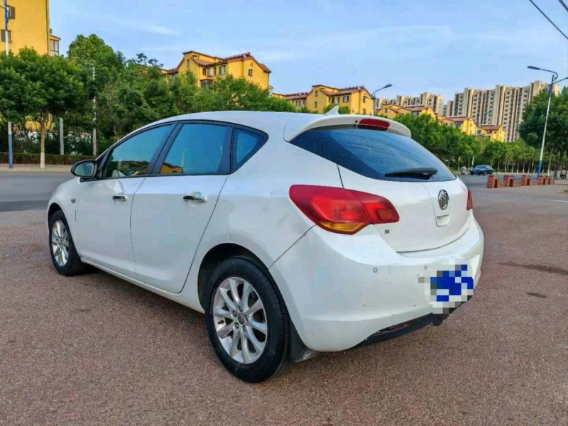 邢台13年别克英朗6