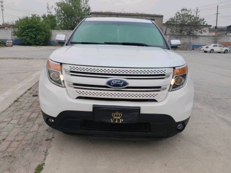 邢台15年福特探险者1