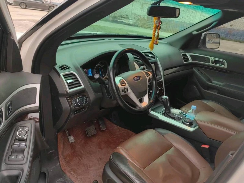 邢台15年福特探险者4