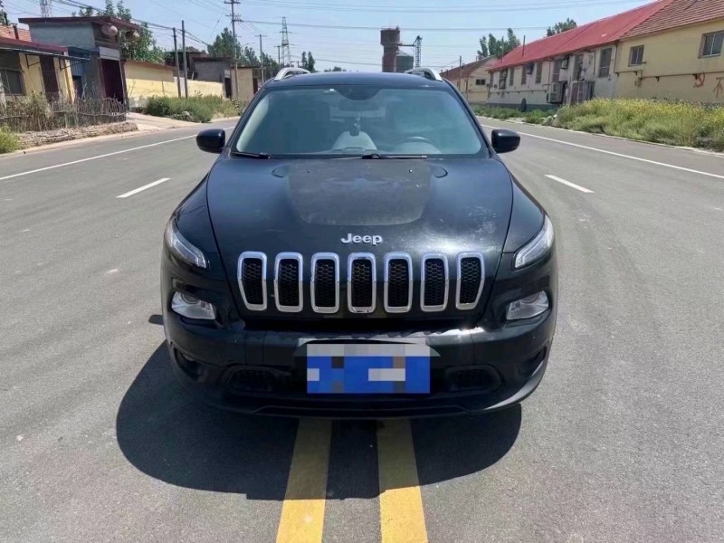 东营16年Jeep自由光1