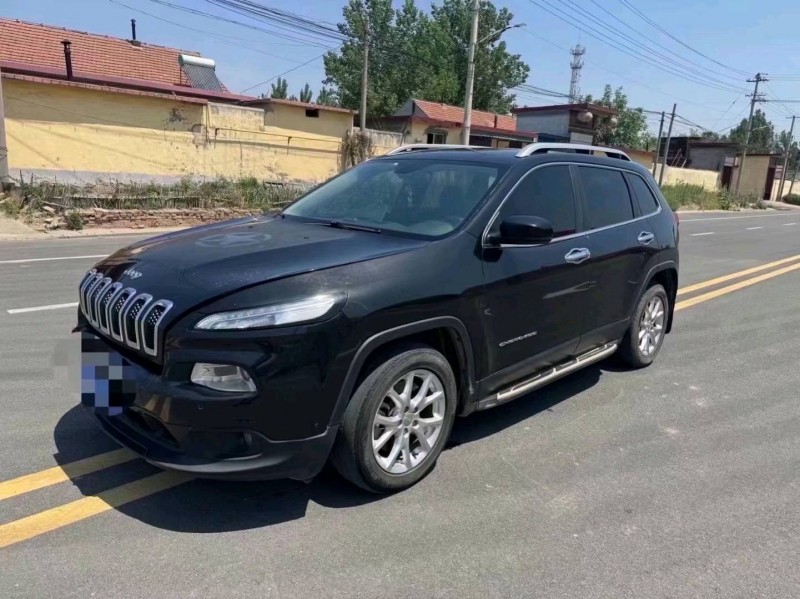 东营16年Jeep自由光2