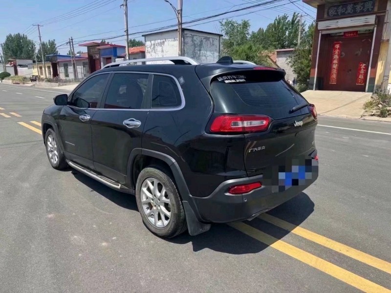 东营16年Jeep自由光8