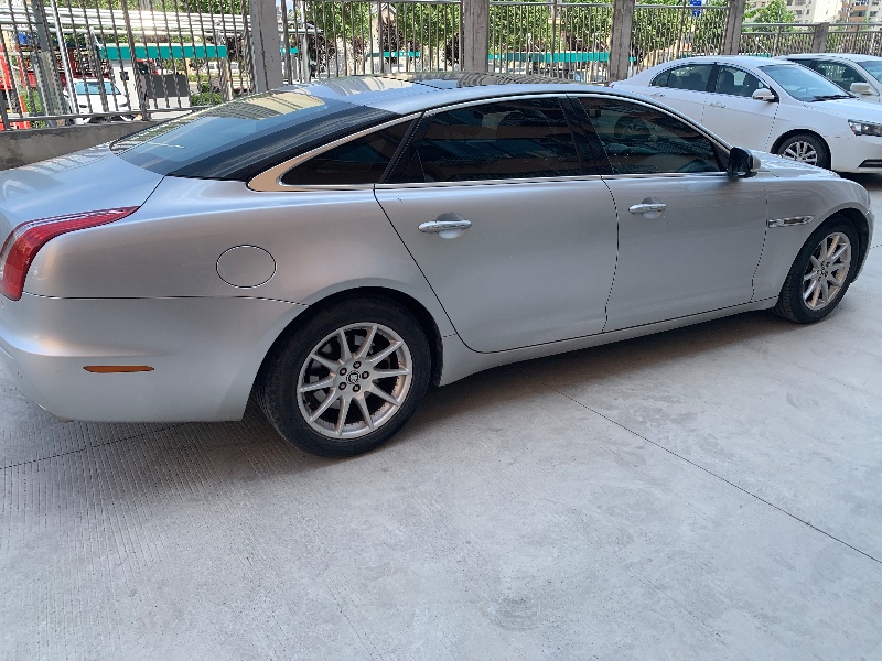 晉城12年捷豹XJL7