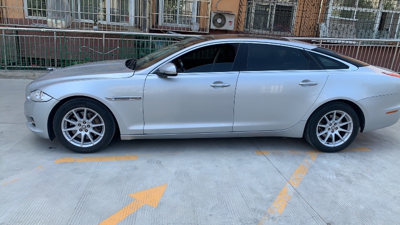 晉城12年捷豹XJL8