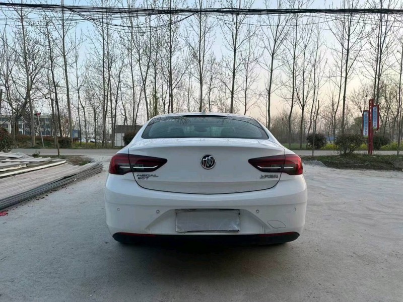 徐州18年别克君威9