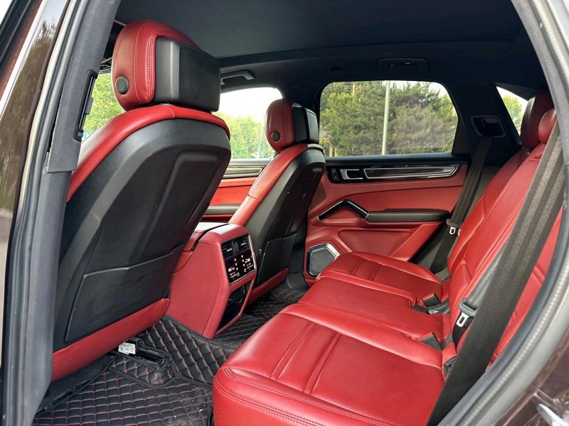 济南21年保时捷卡宴6