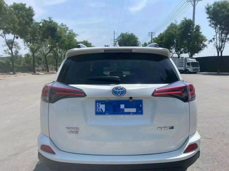咸陽19年豐田RAV4榮放7