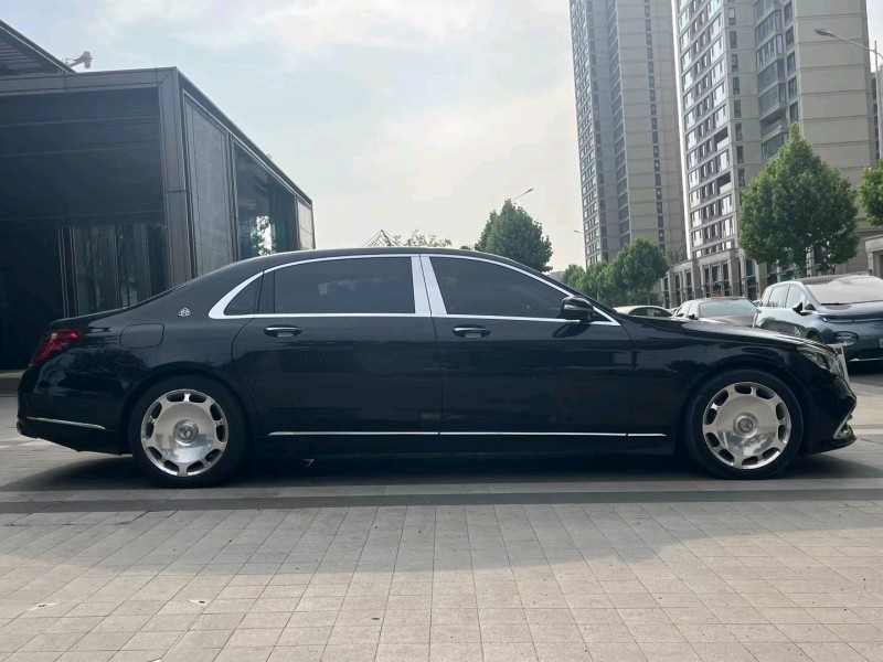 徐州19年奔驰迈巴赫S级7